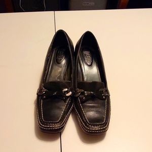 Low heel medium width shoes MUST BUNDLE